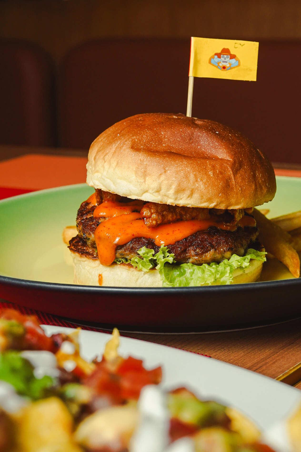 CHICKEN BURGER